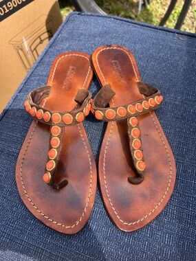 Brown Leather Coral-Accent Thong Sandals - Women